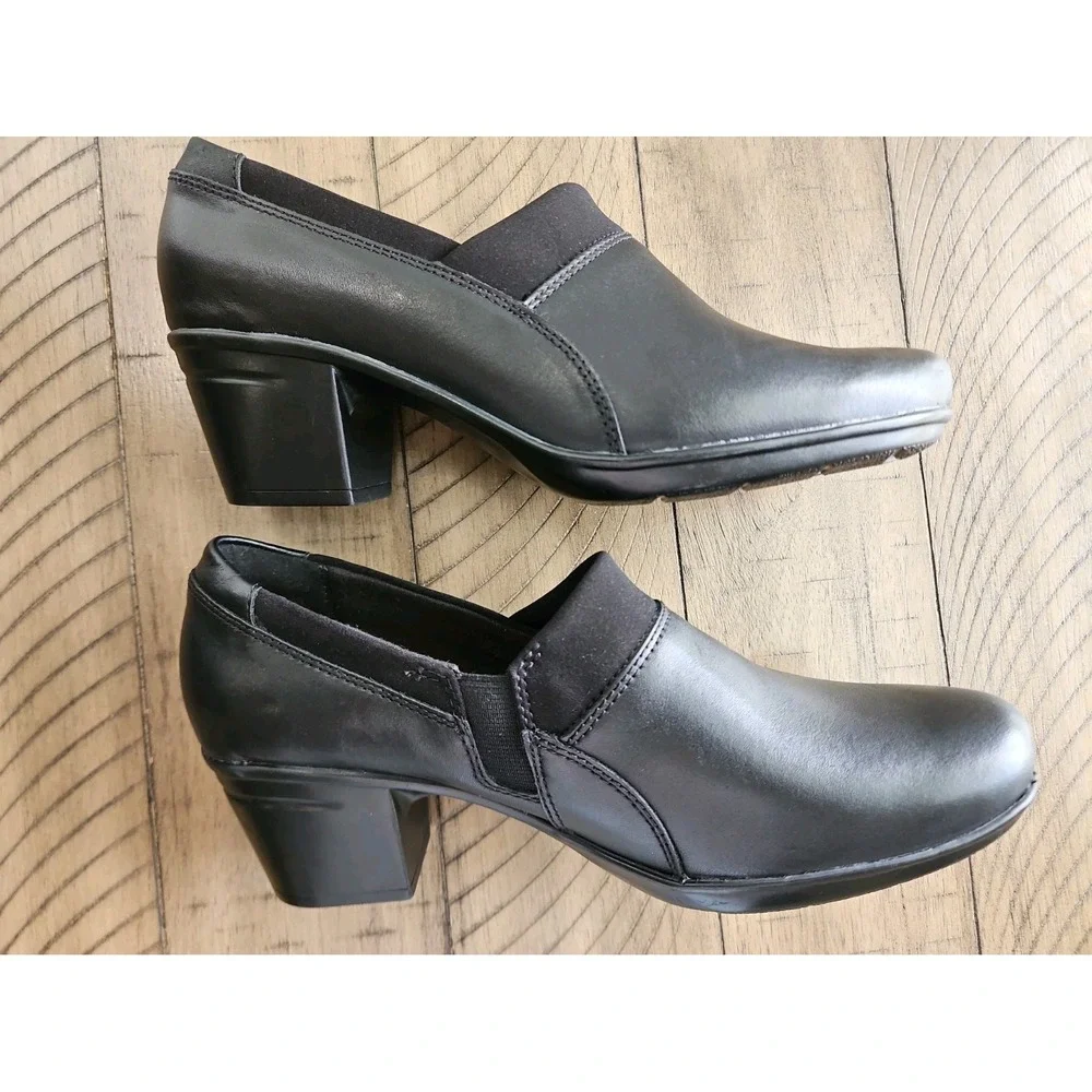 Clarks Emslie Summit Shootie 8.5 Black Leather Block Heel Minimalist Comfort
